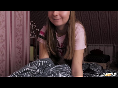 ❤️ ಬ್ಲಾಂಡಿ ತನ್ನ BFF ಅನ್ನು ಆಳವಾಗಿ ಹೀರುತ್ತಾಳೆ ಮತ್ತು ಅವಳ ಬಾಯಿಯಲ್ಲಿ ಕಮ್ ಪಡೆಯುತ್ತಾಳೆ ಸೂಪರ್ ಸೆಕ್ಸ್ ನಮ್ಮಲ್ಲಿ ️❤